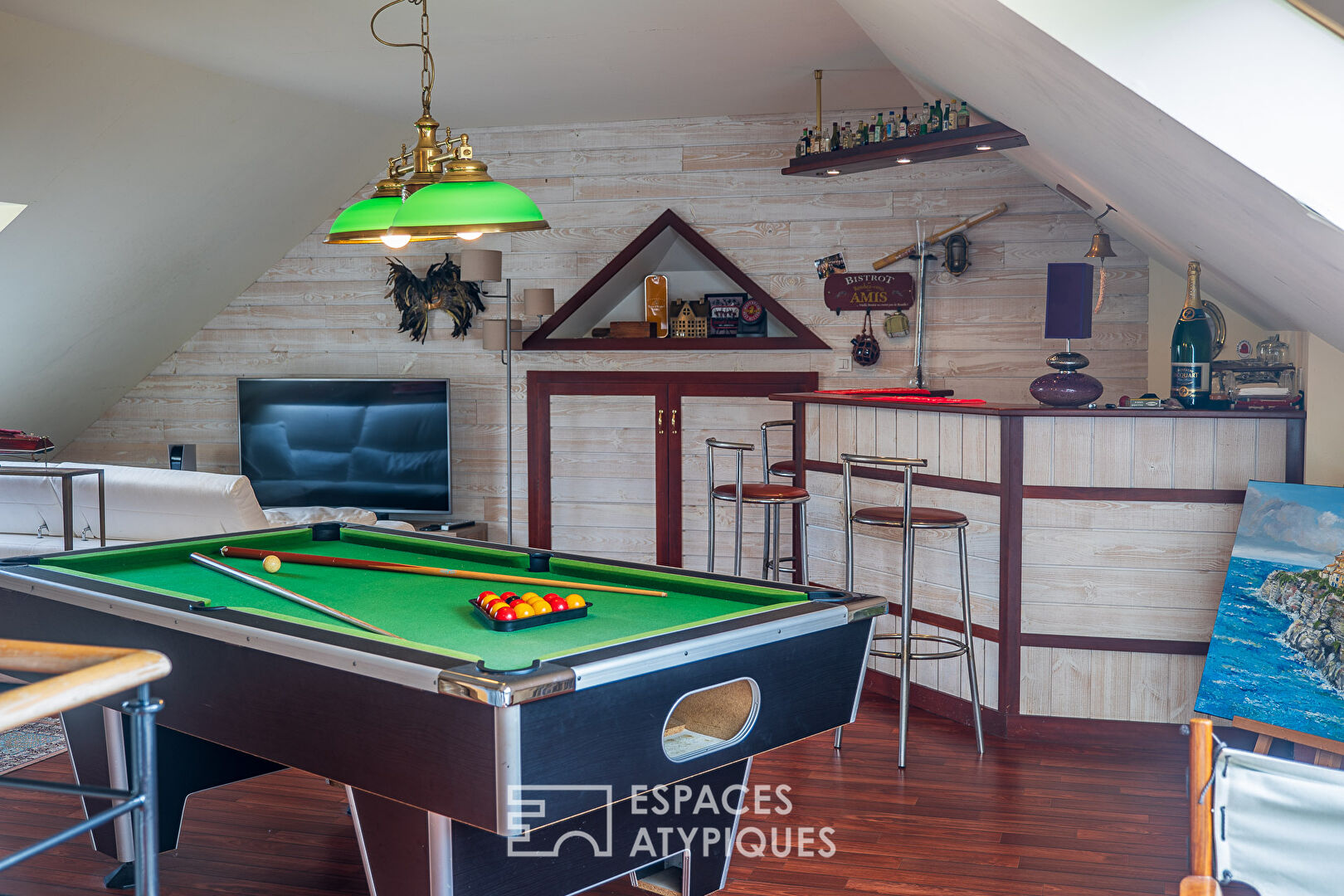 Contemporaine de plain-pied lovée dans son jardin d’exception