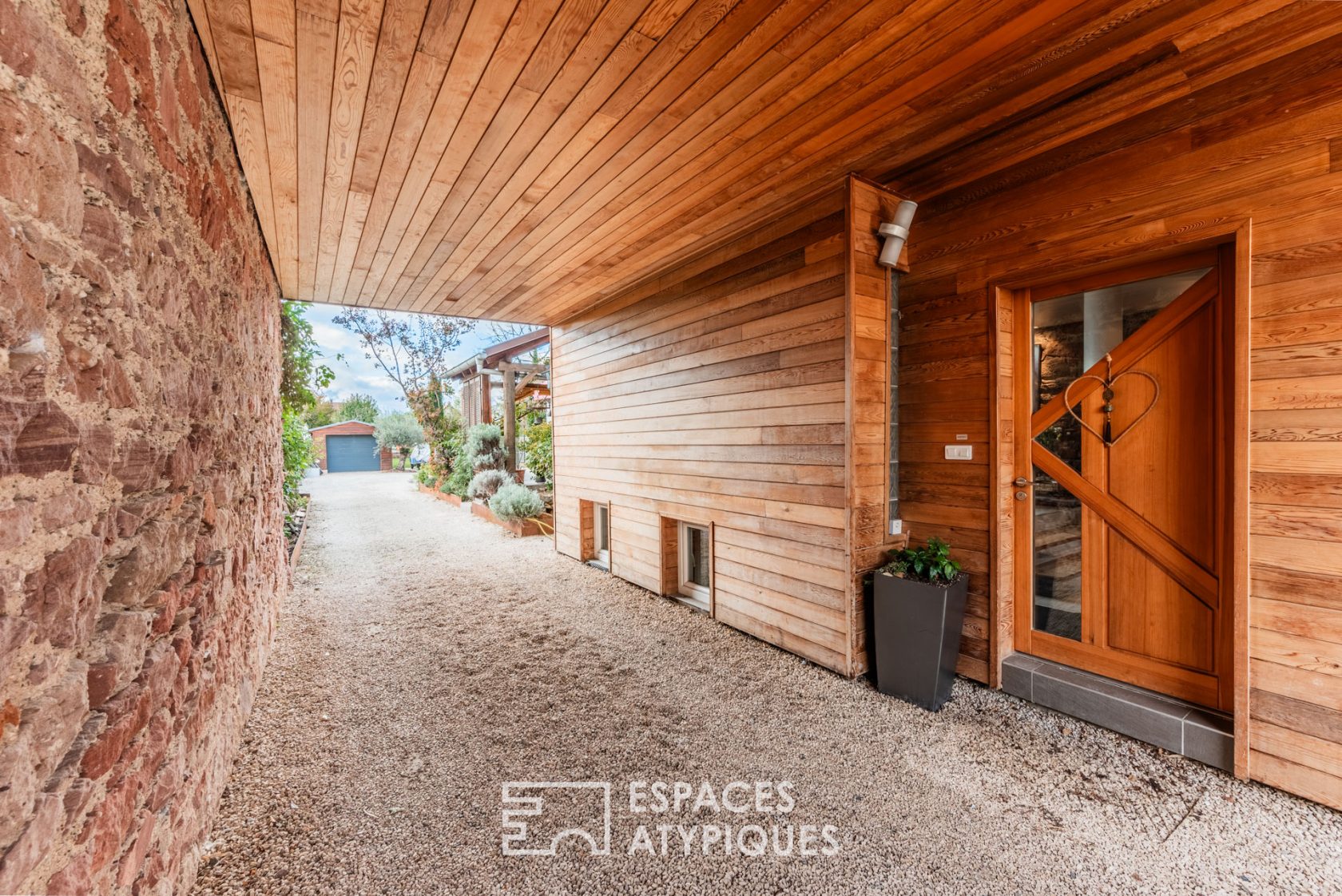 Renovated former cowshed with swimming pool and garden