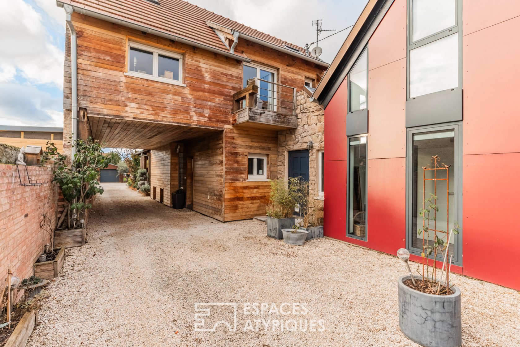 Renovated former cowshed with swimming pool and garden