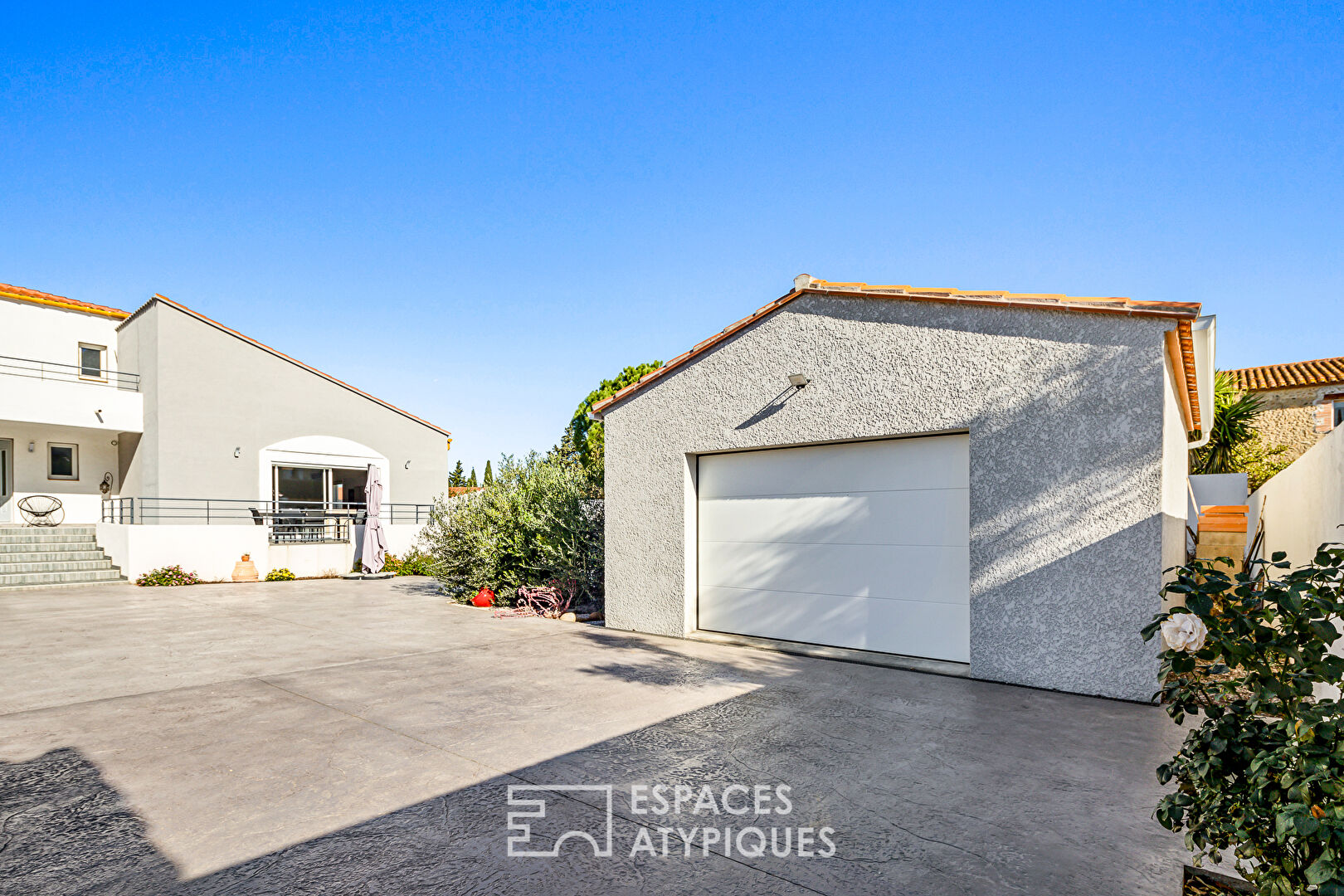 Contemporary house with a view of the Albères