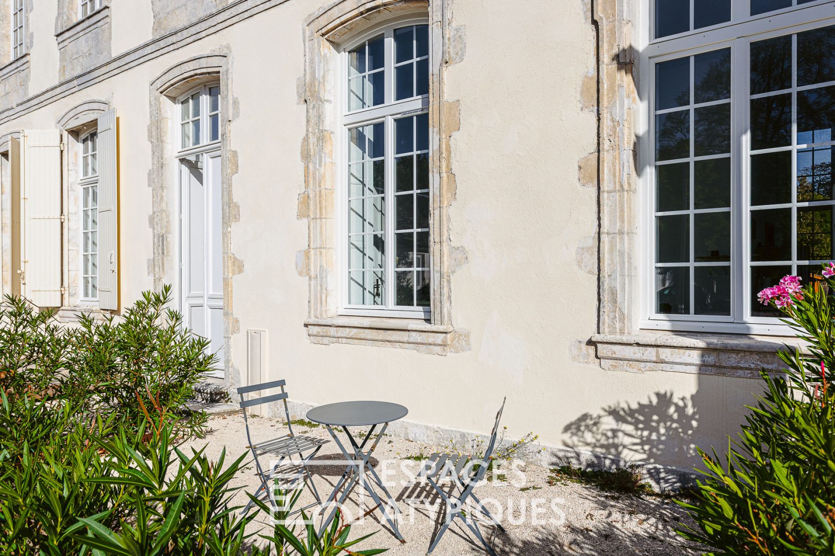 Appartement avec jardin dans un château