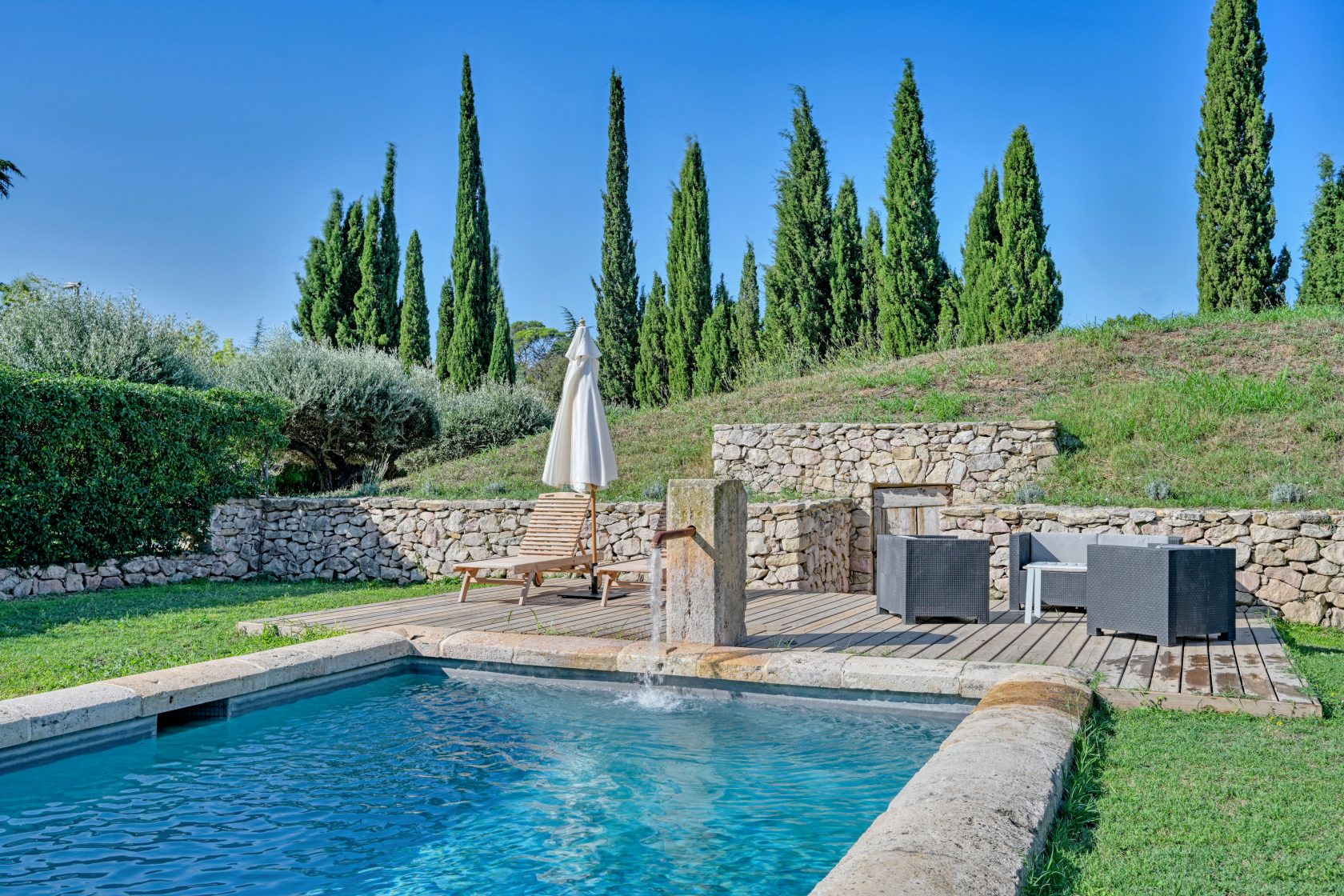 Exceptional estate with bastide, outbuildings and century-old park
