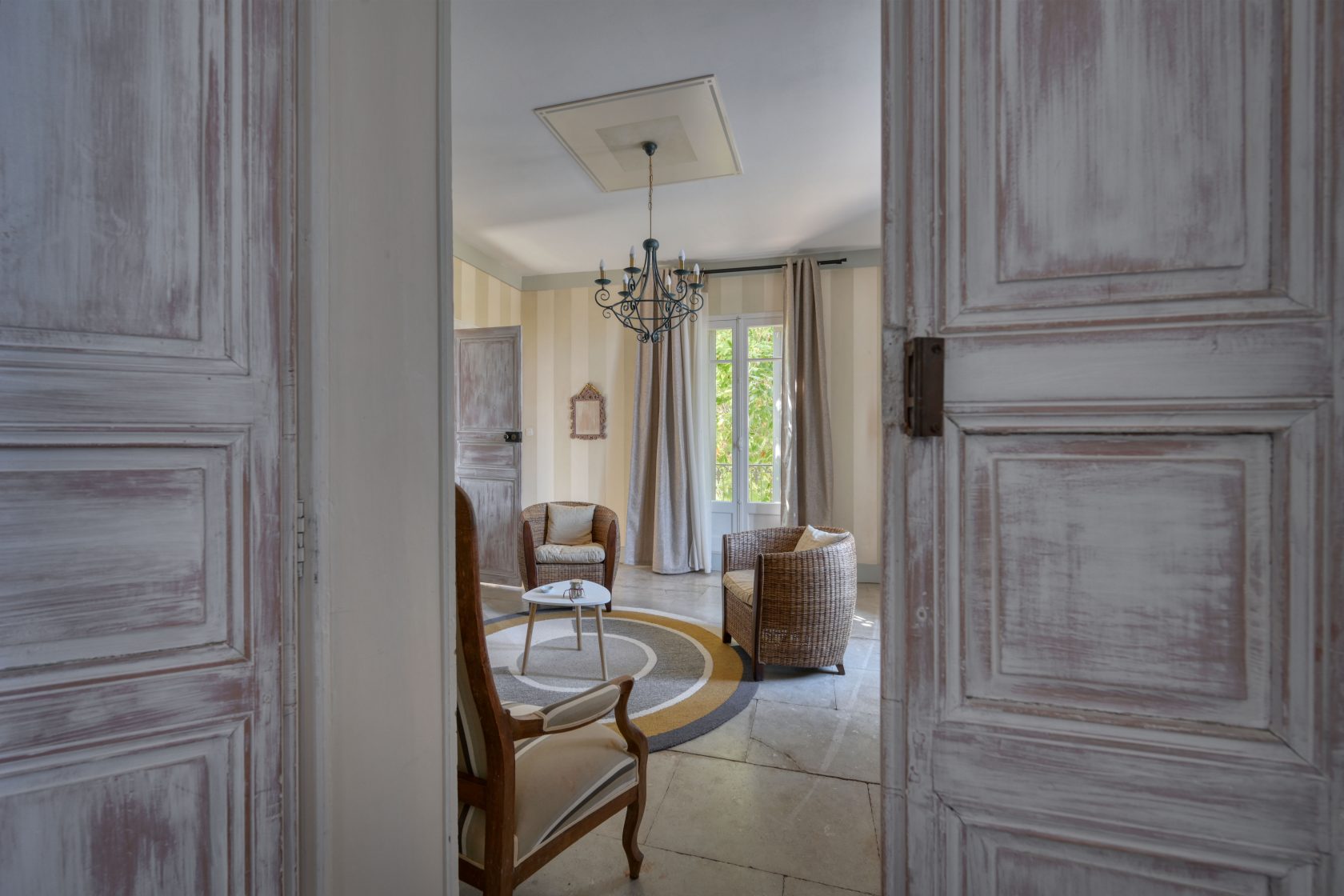 Exceptional estate with bastide, outbuildings and century-old park
