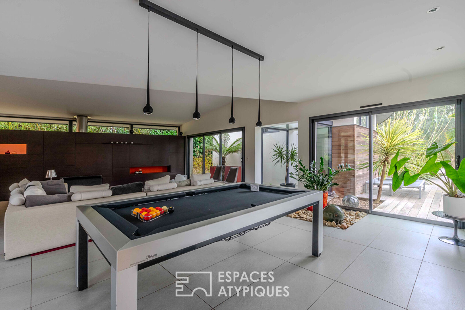 The Family Villa