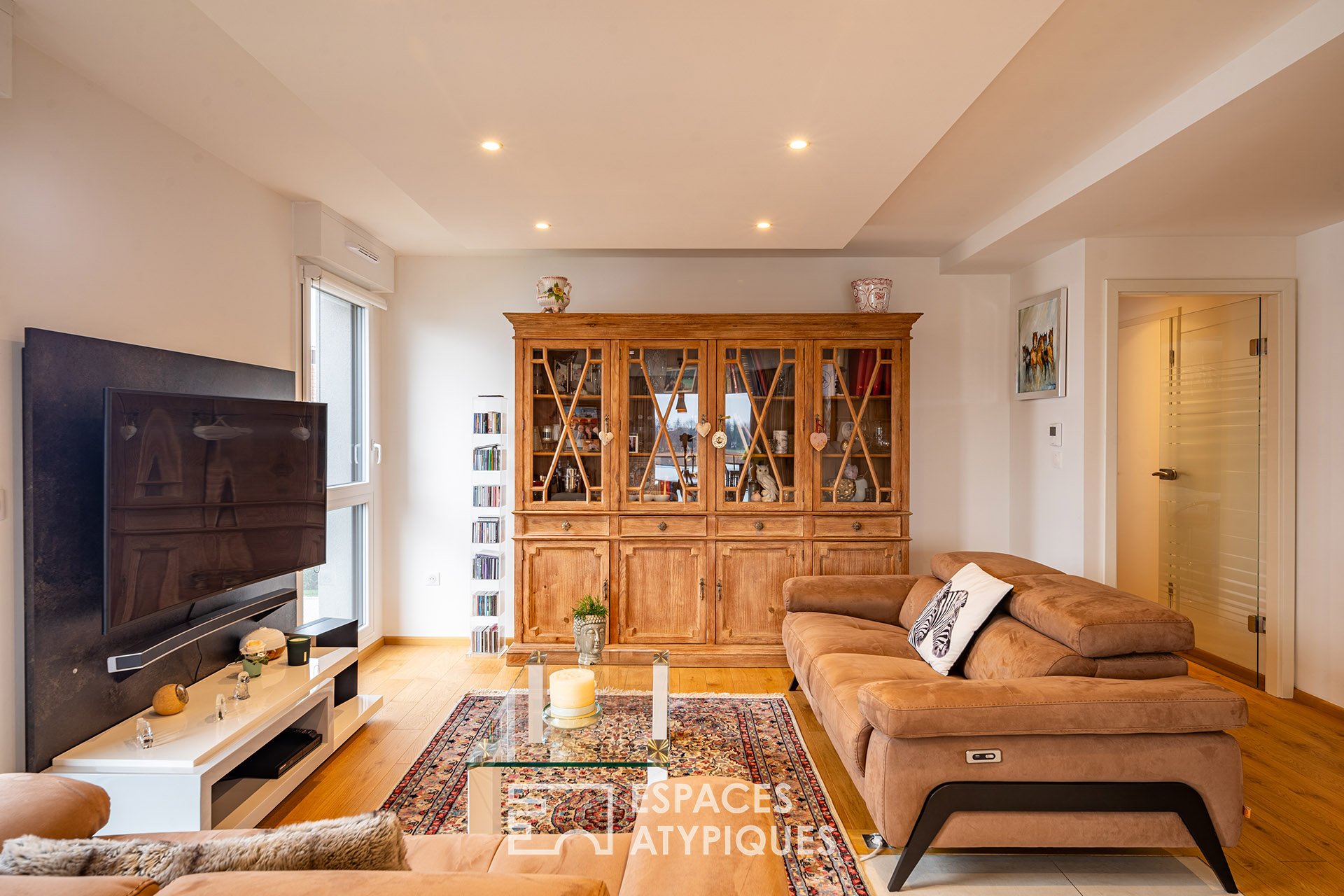 Appartement contemporain avec terrasse et vue dégagée