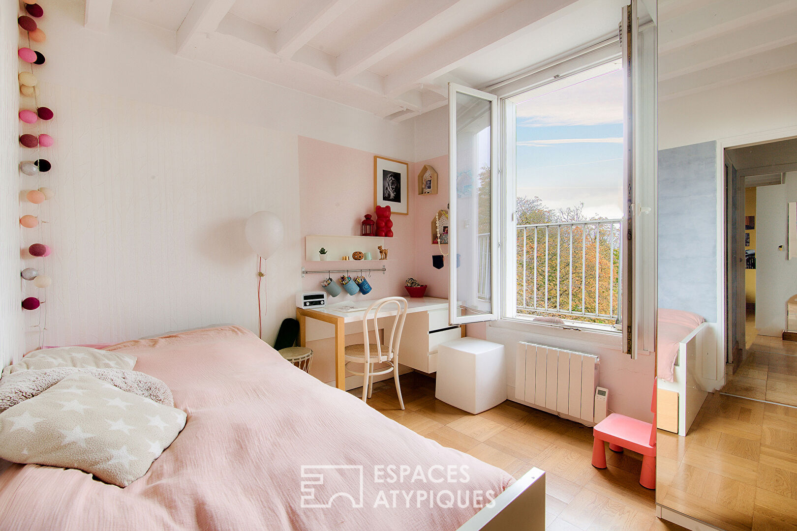 Duplex with exterior and unobstructed view of the St-Maurice plateau