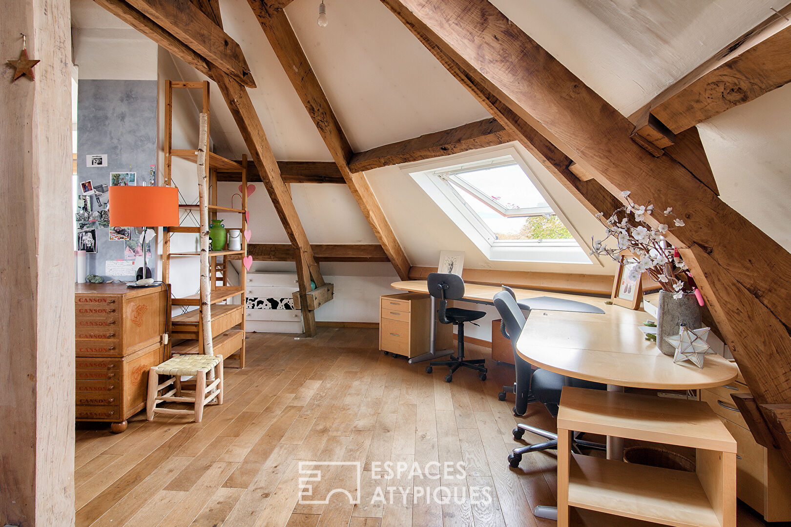 Duplex with exterior and unobstructed view of the St-Maurice plateau