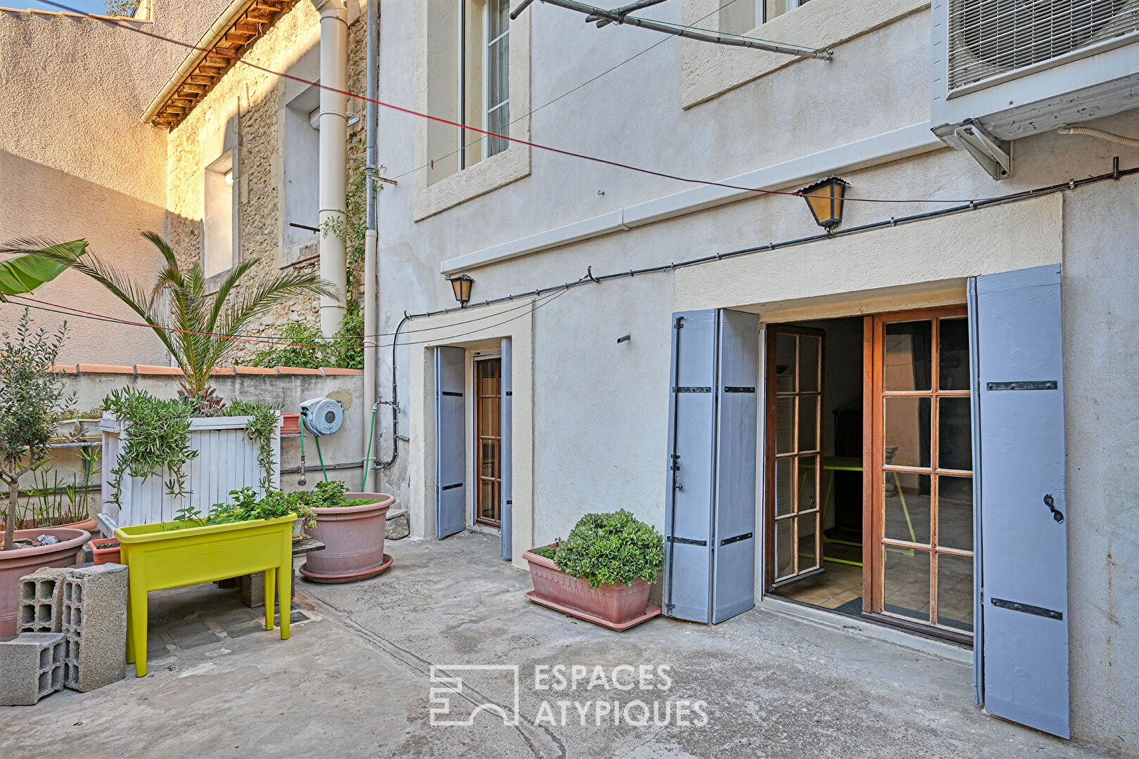 Maison de ville avec extérieur et grand garage à Montpellier