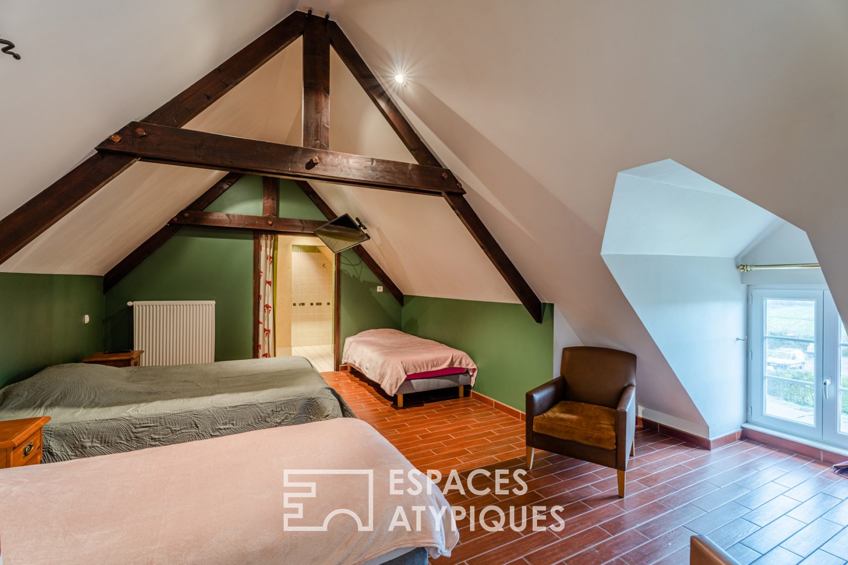 Charming renovated property and guest rooms near Valognes