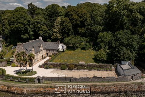 17th century manor and its sea view