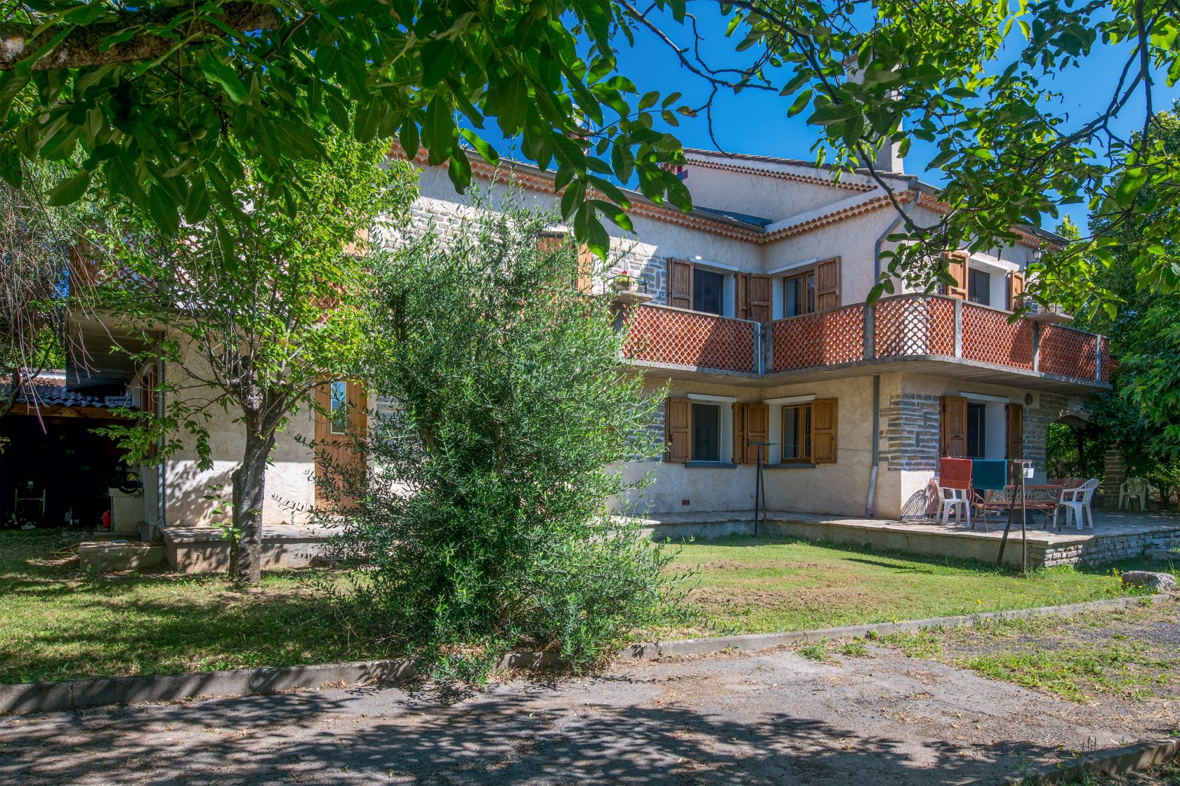 Large family property near Digne Les Bains