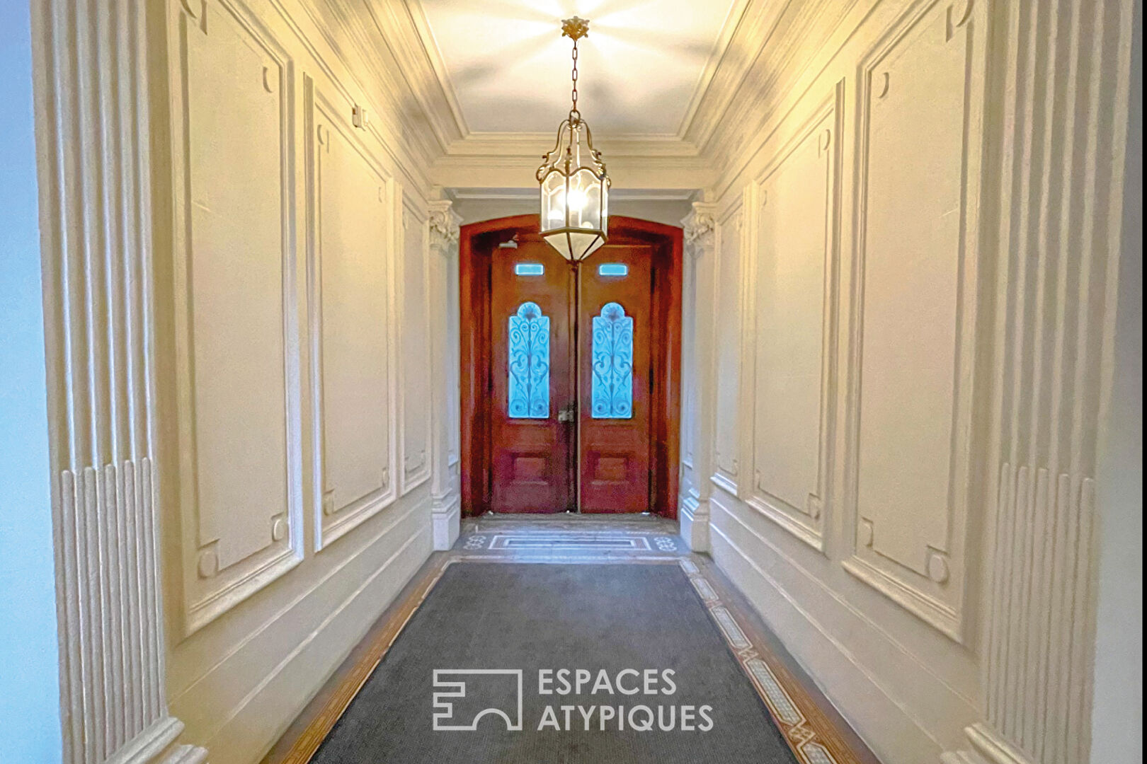 Haussmannian apartment in the heart of the legendary Square Saint Amour