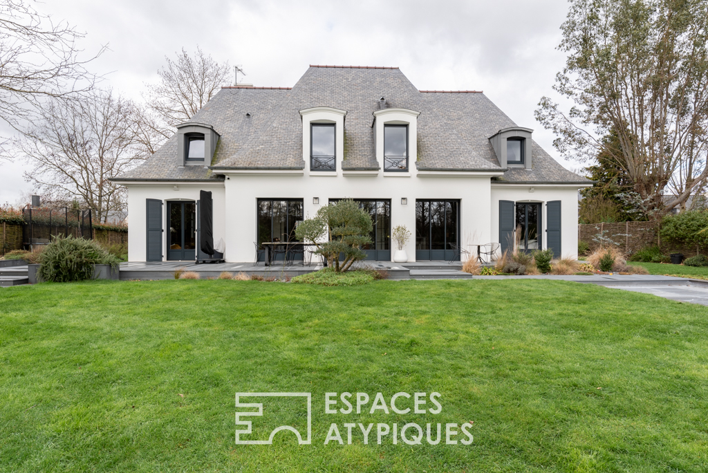 Maison style Ile-de-France raffinée avec vue et piscine