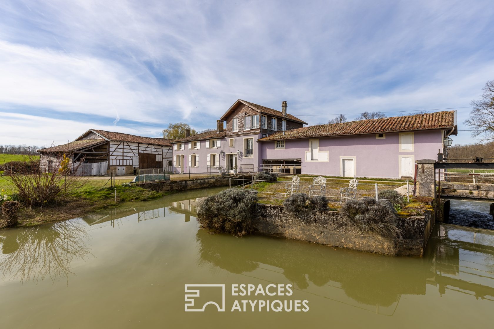 Authentique moulin du 11ème siècle