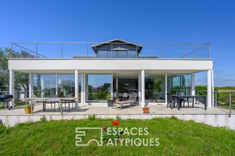 Architect house with swimming pool in Saint Gildas