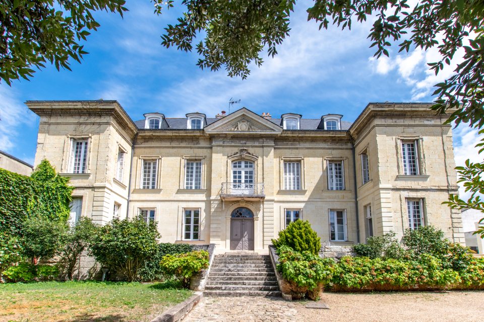 Hôtel Particulier du XVIIIe à la réinterprétation contemporaine - Espaces Atypiques Angers
