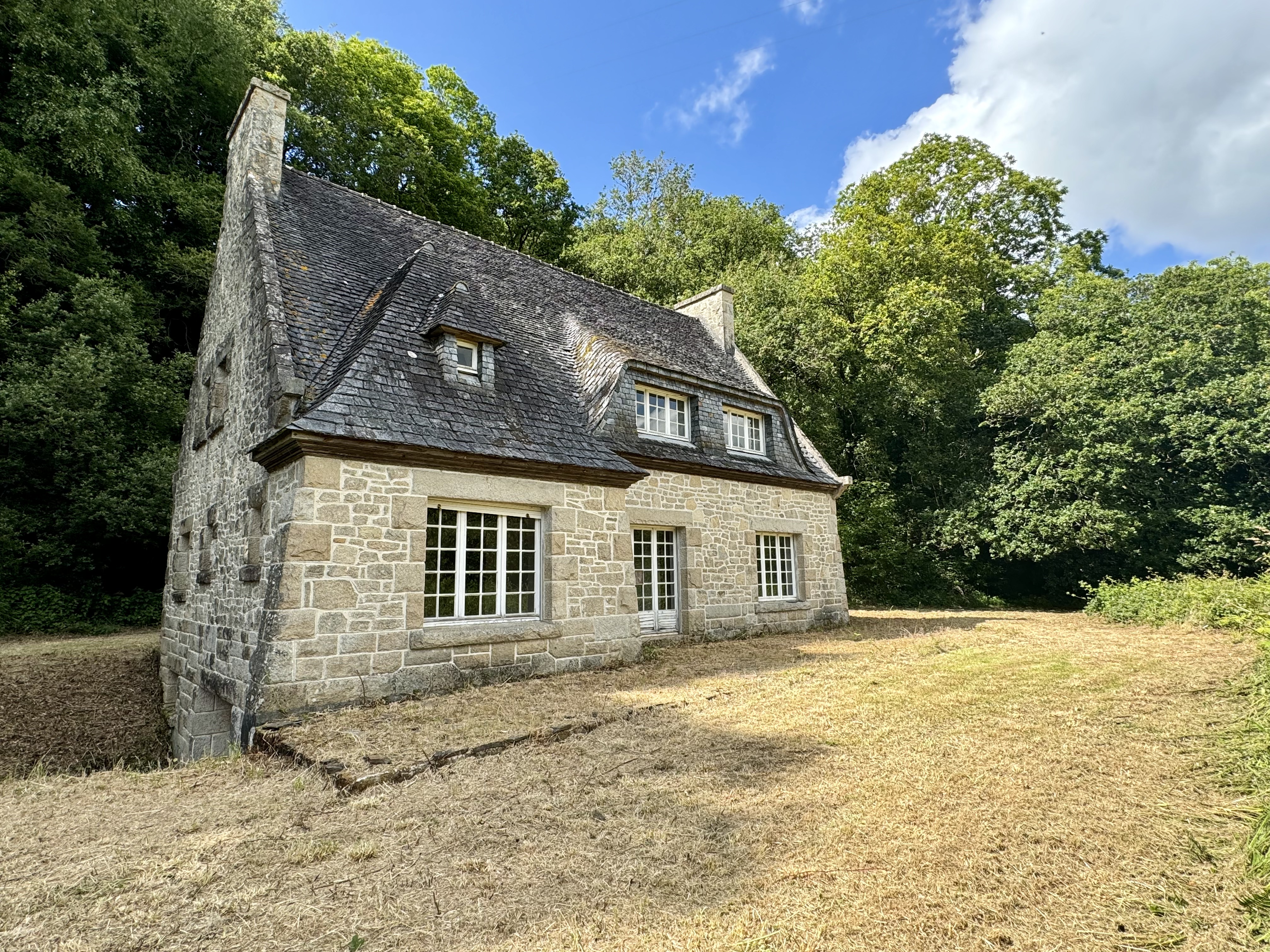 Property to revisit in the heart of a preserved environment