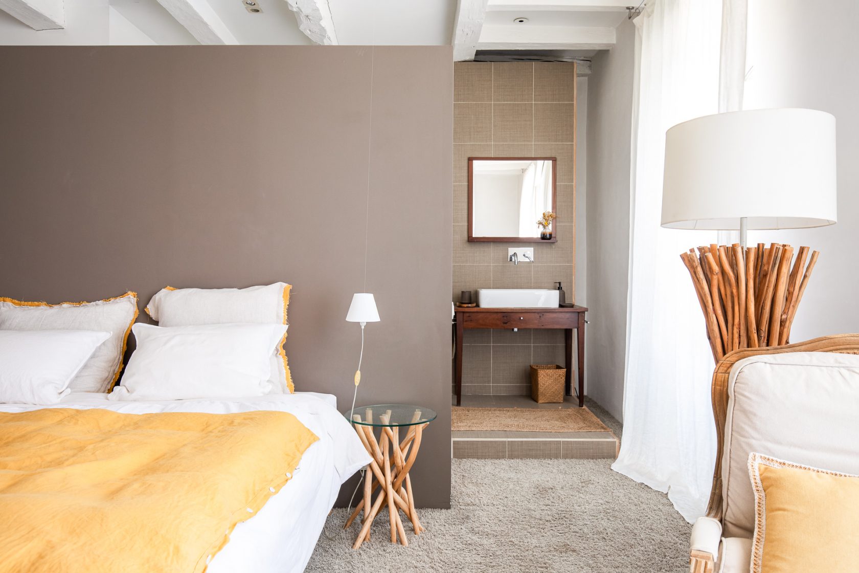 Medieval house combining design and prestige in a cosmopolitan village