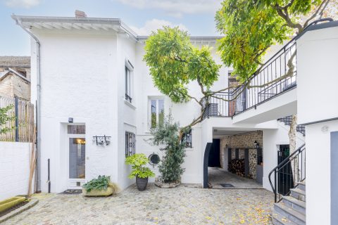 Former clothing workshop converted into a home.