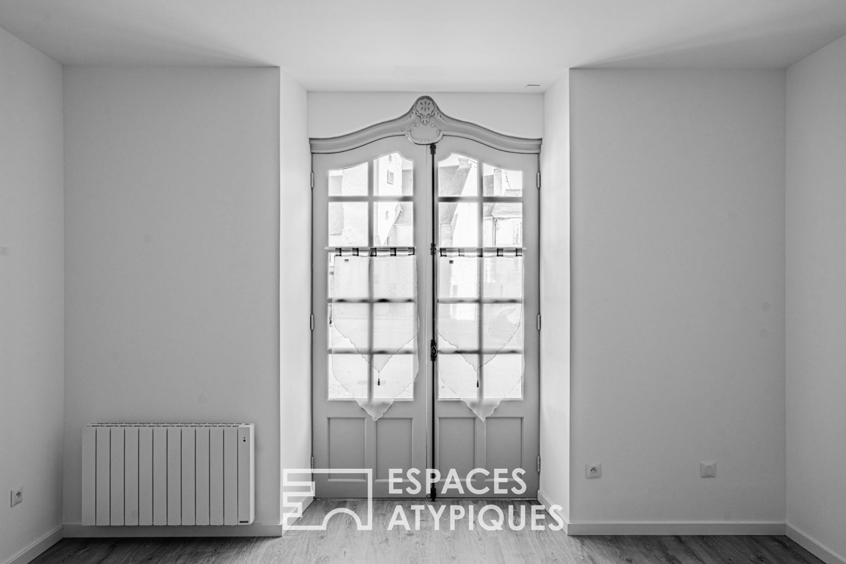 Appartement 3 pièces neuf dans immeuble historique du  XVII ième