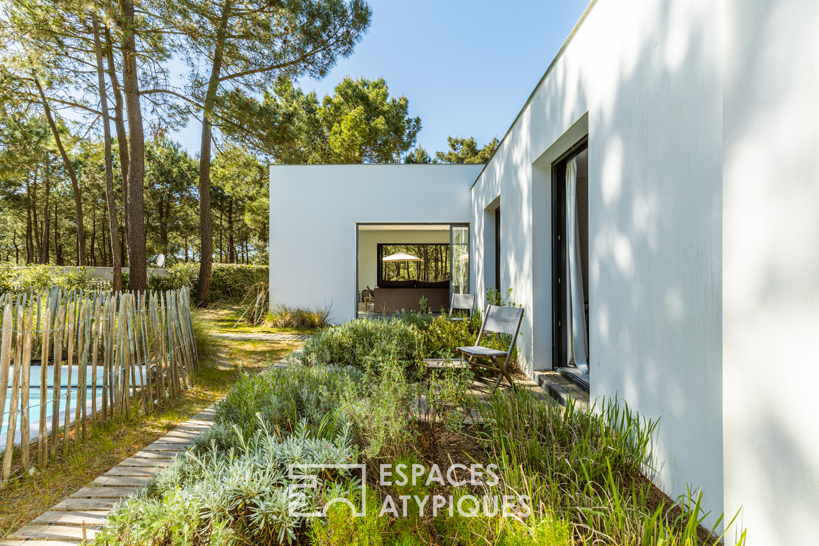 Villa d’architecte et son annexe au golf de La Palmyre