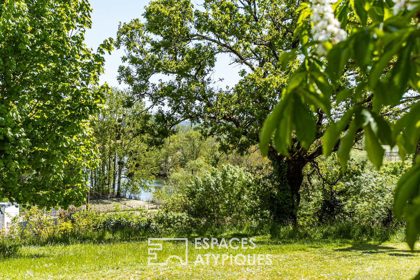 Belle maison épurée avec sa vue imprenable