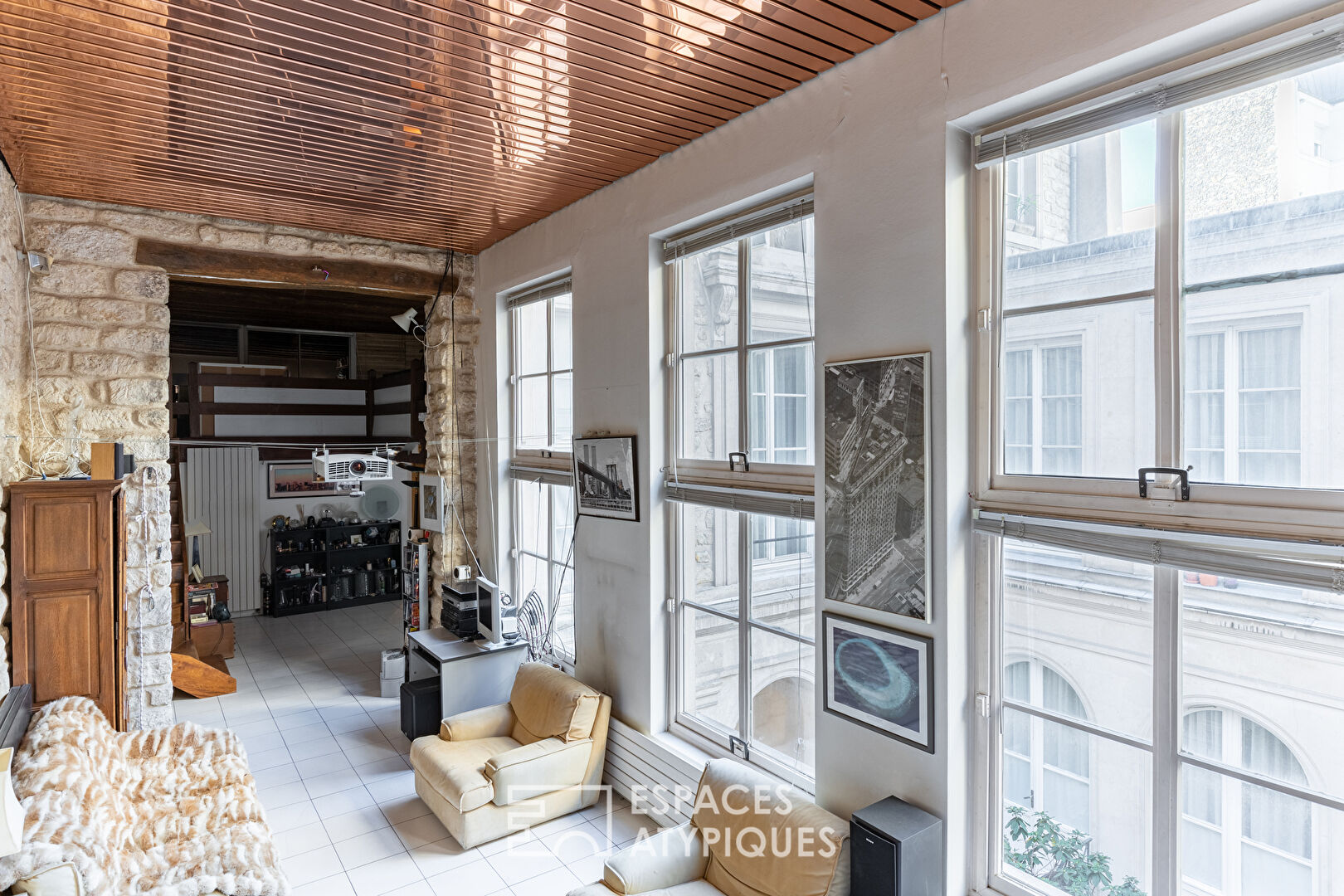 Duplex à réinventer dans un ancien hôtel particulier