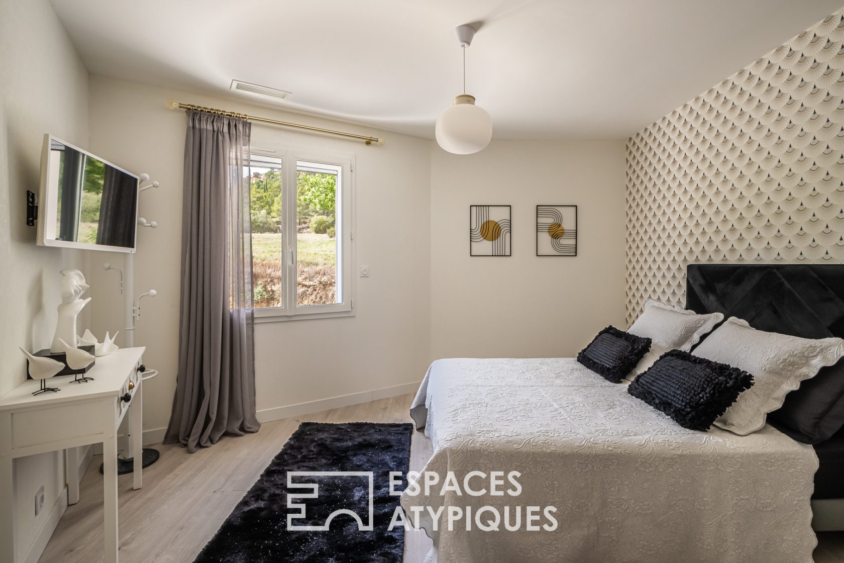 La dominante – Maison 4 faces avec jardin et piscine