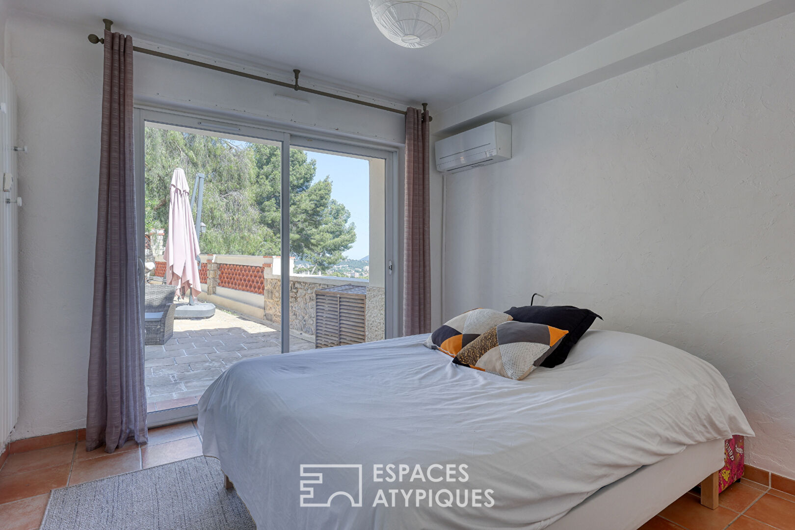 Apartment with terrace and spectacular view.