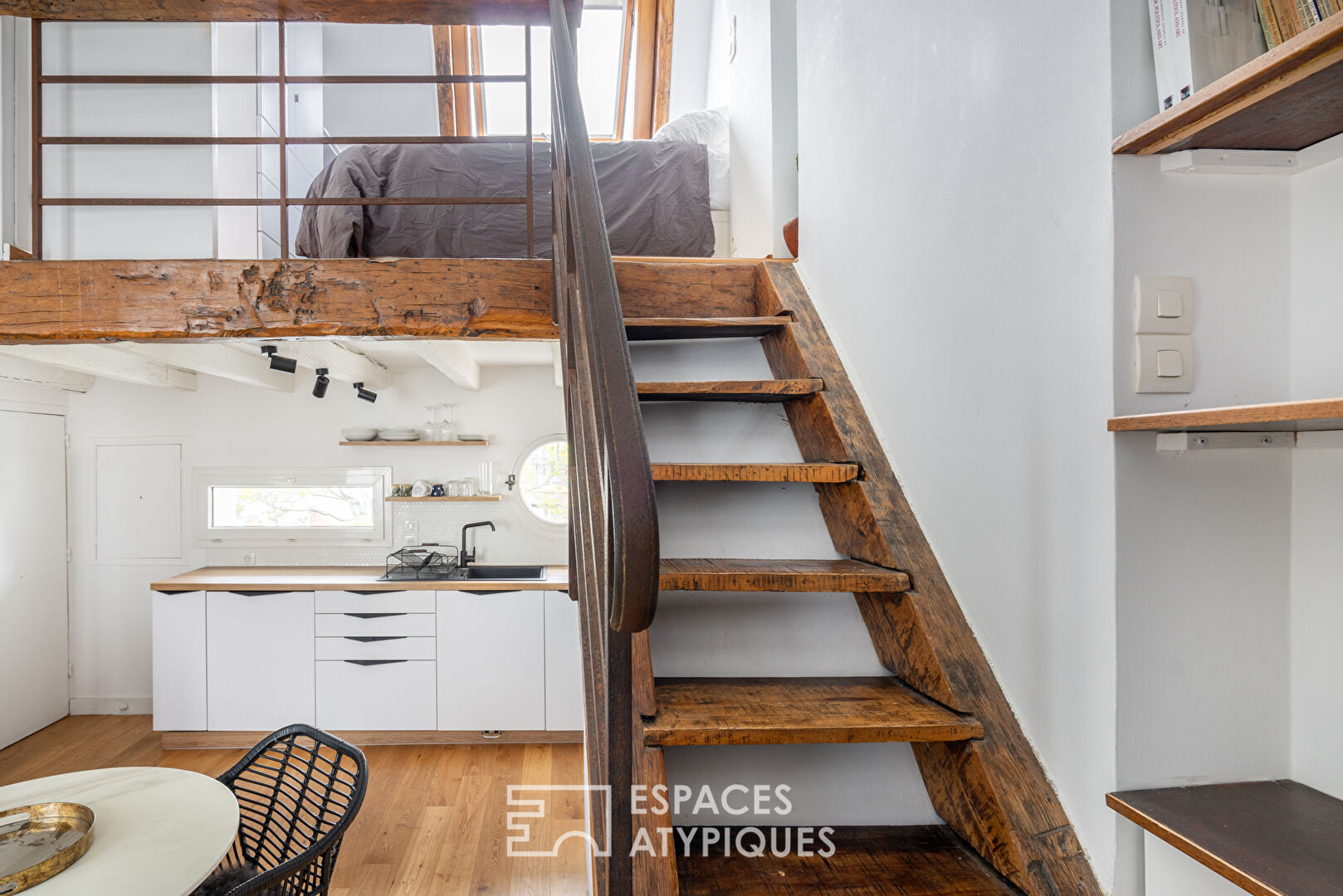 Top floor with mezzanine, close to the Luxembourg Gardens