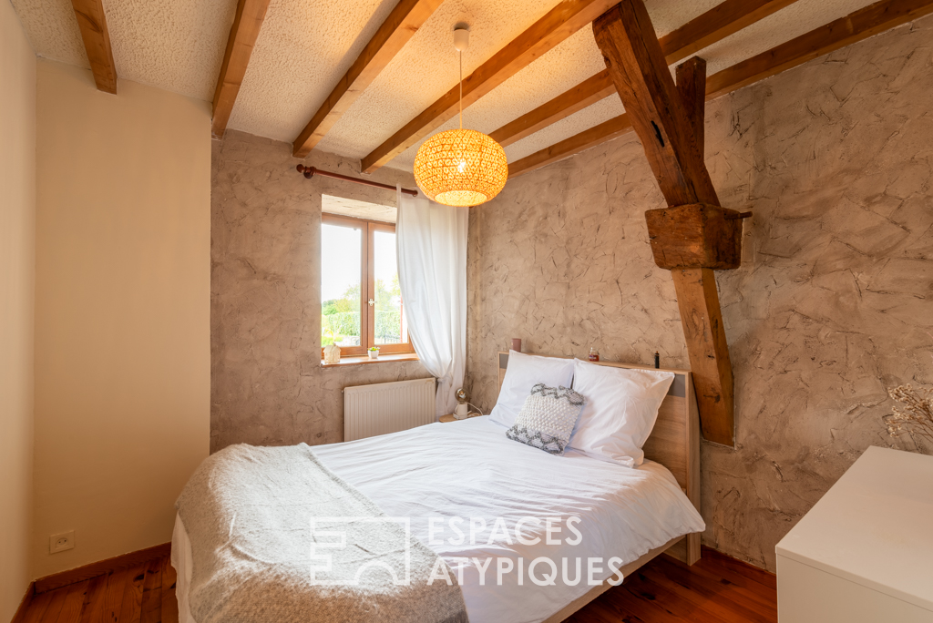 Charming renovated farmhouse on large garden in the heart of Gévezé