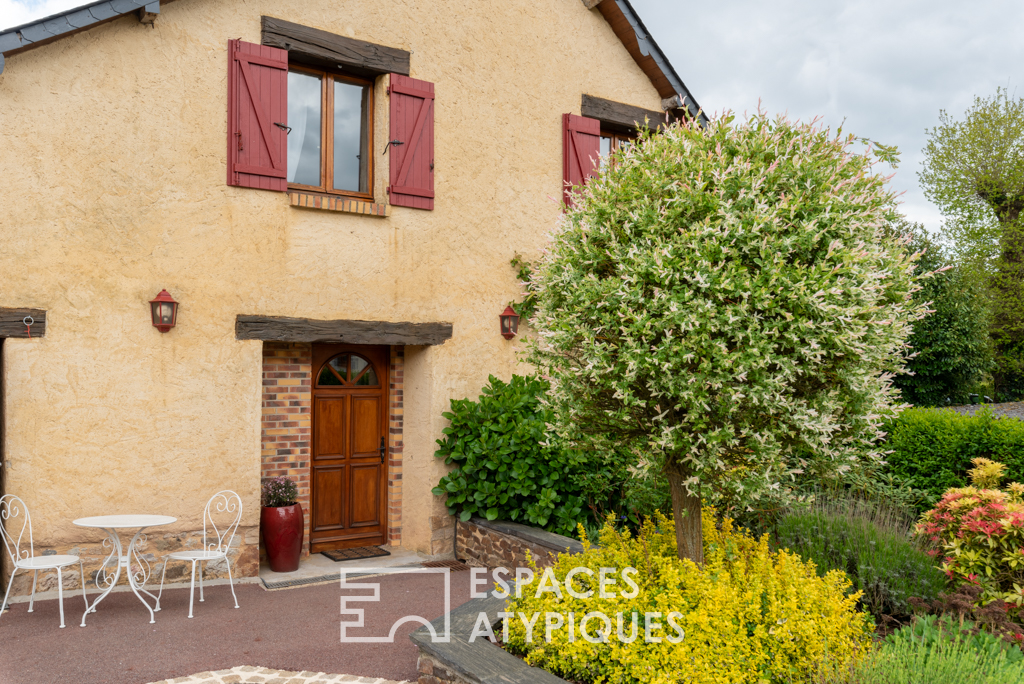 Charming renovated farmhouse on large garden in the heart of Gévezé