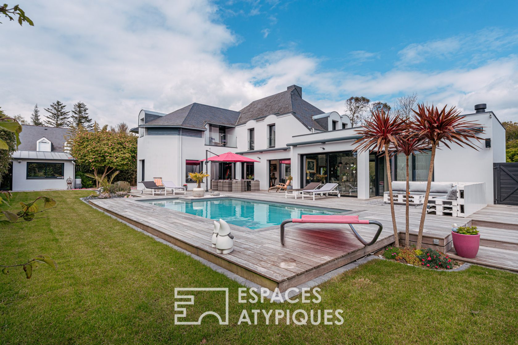 Villa contemporaine avec piscine à Larmor Plage