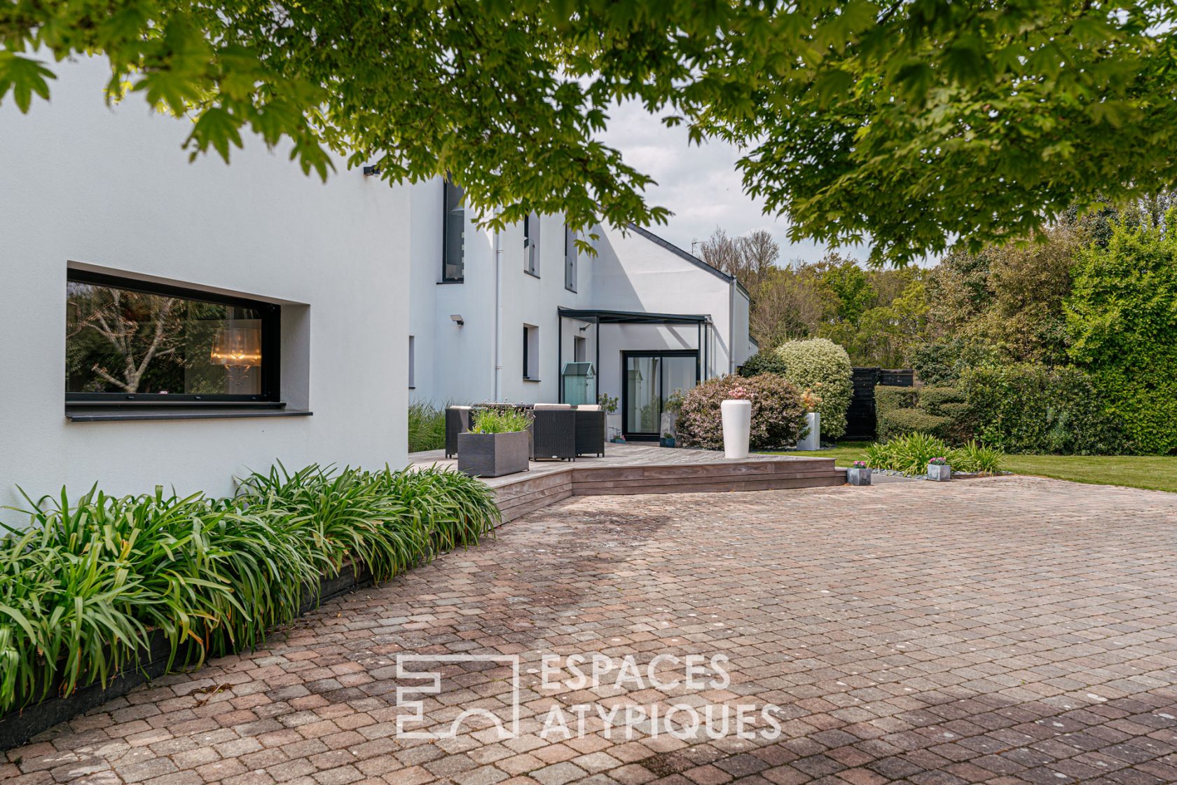 Villa contemporaine avec piscine à Larmor Plage