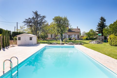 Elégante toulousaine avec parc et piscine proche de Toulouse et de Montauban