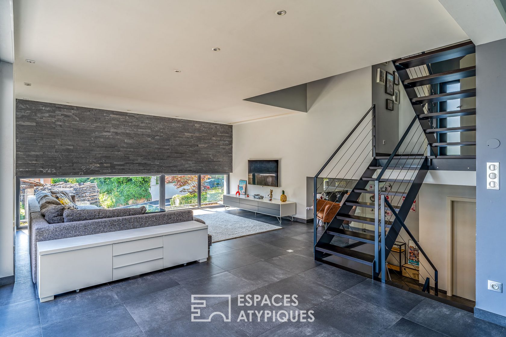 Maison contemporaine avec jardin
