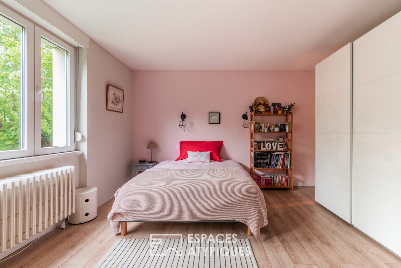 Appartement sur la verdure dans une rue confidentielle
