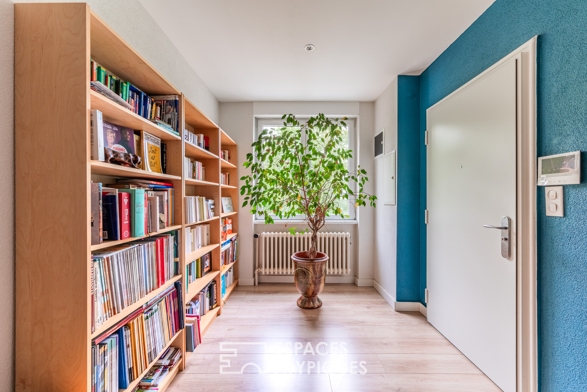 Appartement sur la verdure dans une rue confidentielle