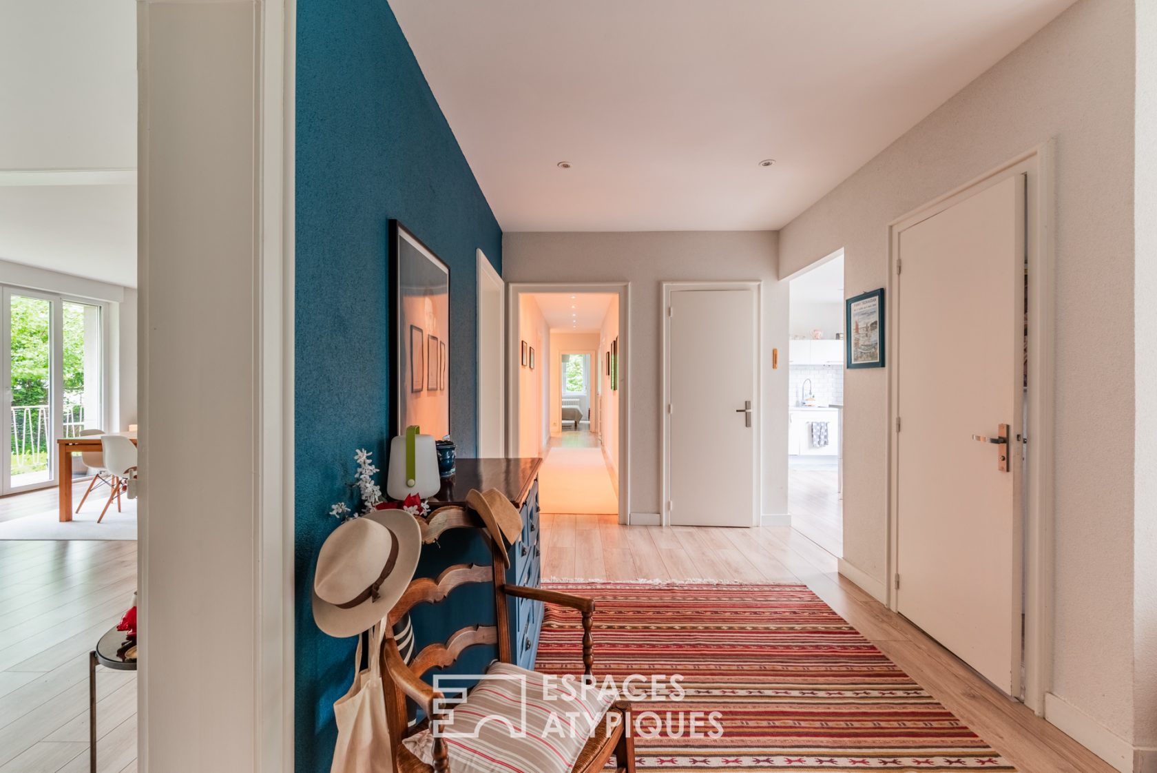 Appartement sur la verdure dans une rue confidentielle