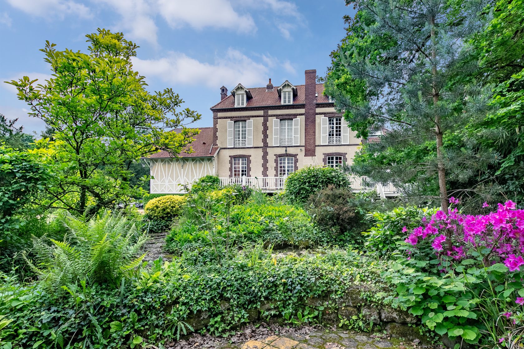 Magnifique Villa rénovée de style anglo-normand et son parc.