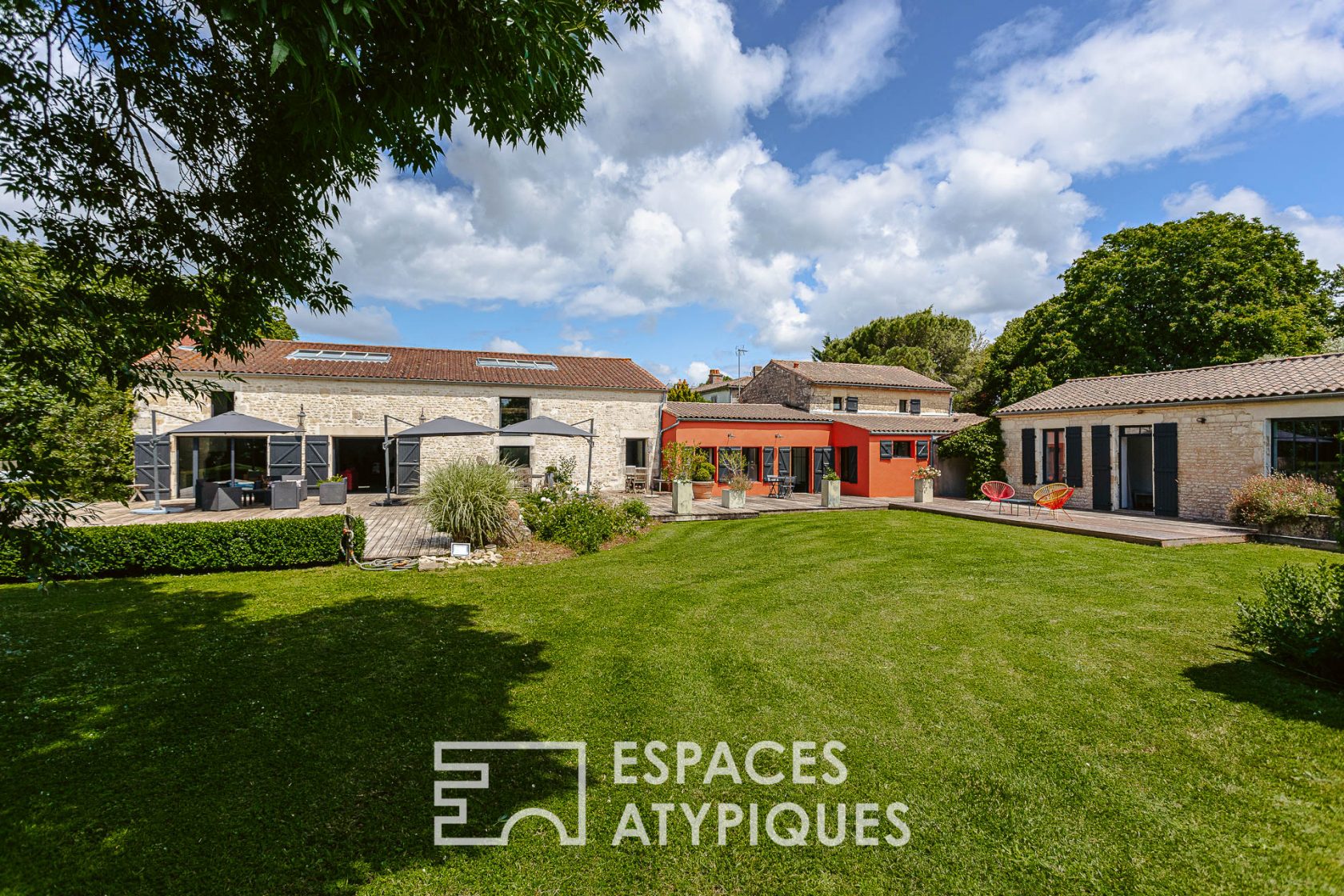Renovated barn and its exceptional rooms