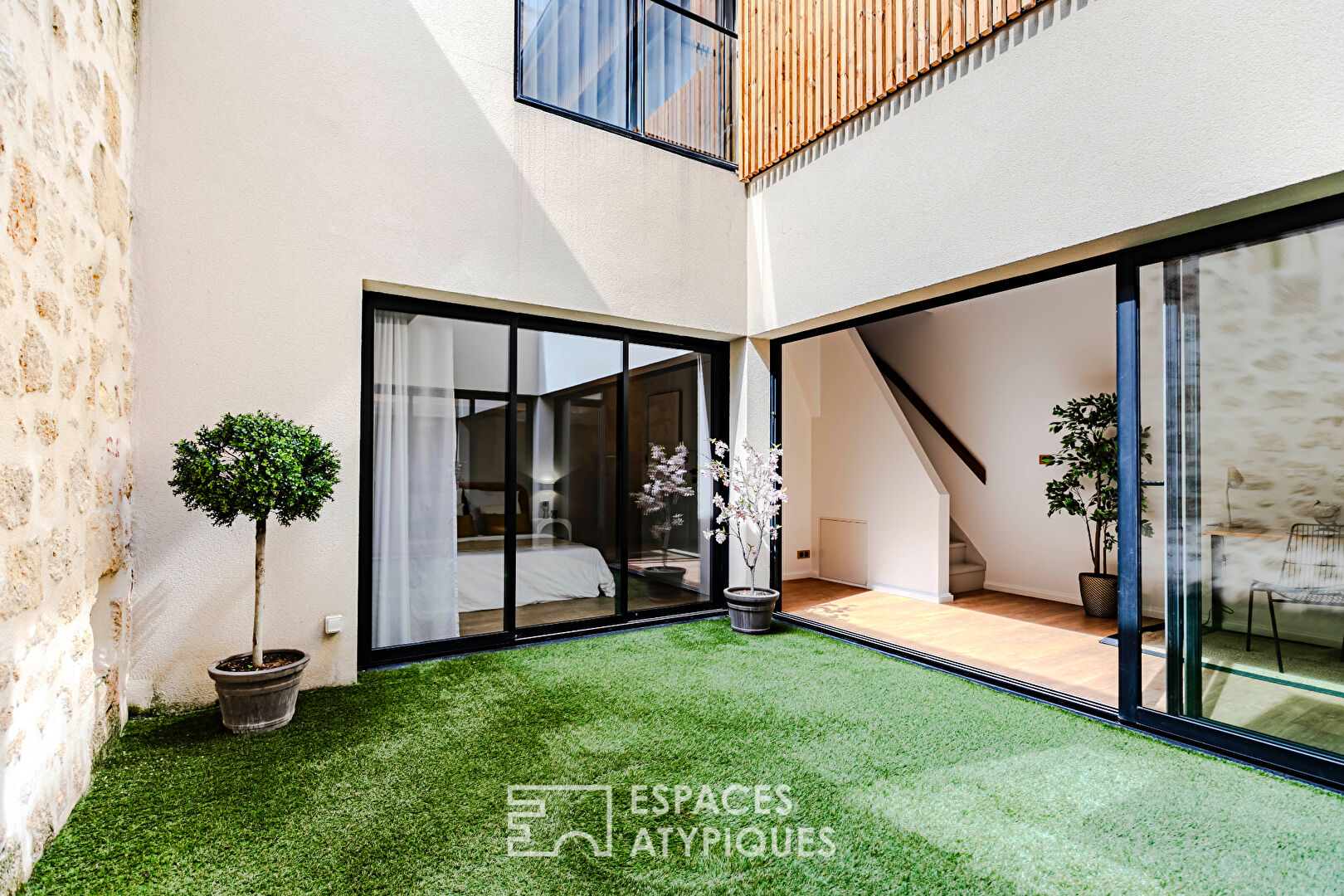 Loft avec garage et terrasse en plein coeur des Chartrons