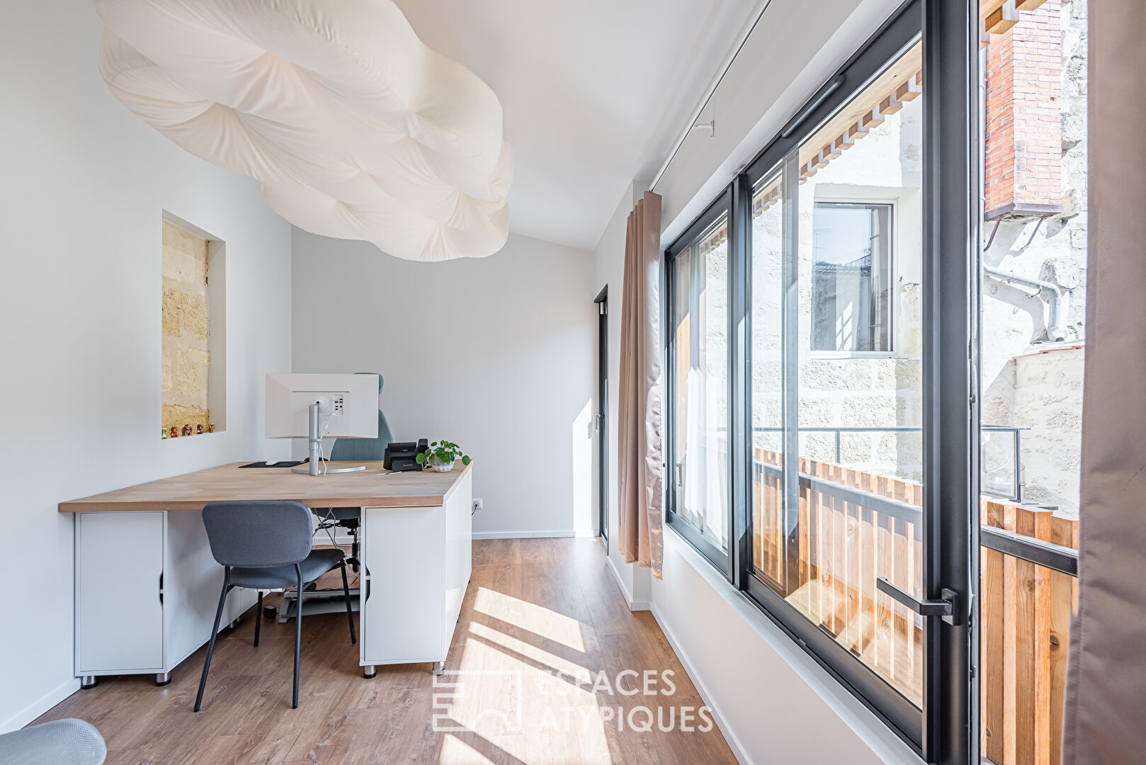 Loft avec garage et terrasse en plein coeur des Chartrons