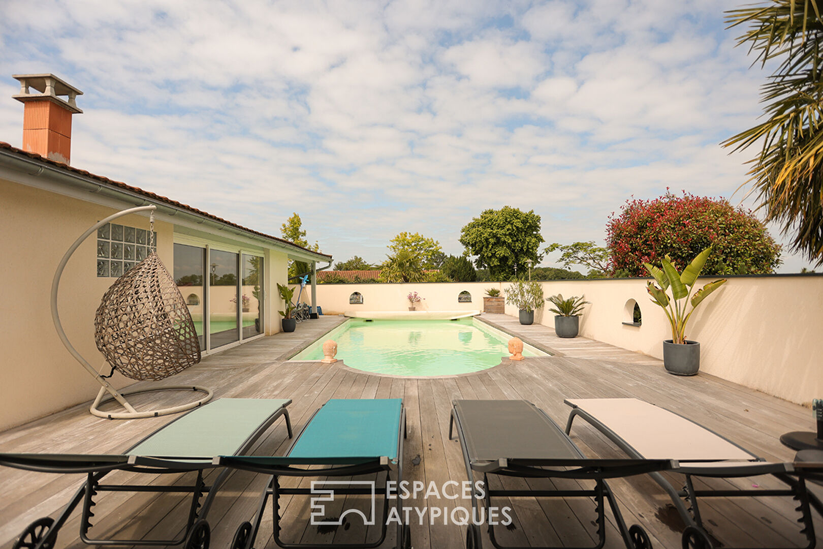 Charmante maison de plain pied avec piscine