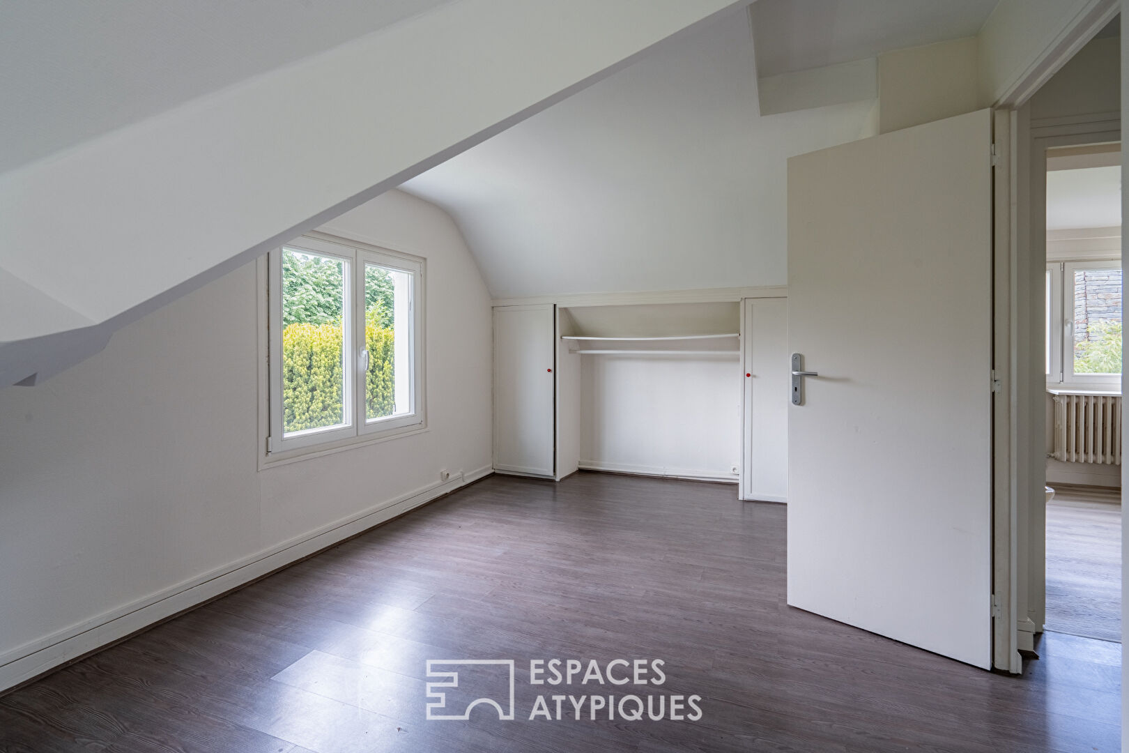 Maison familiale au bord de l’étang du domaine de la Marche