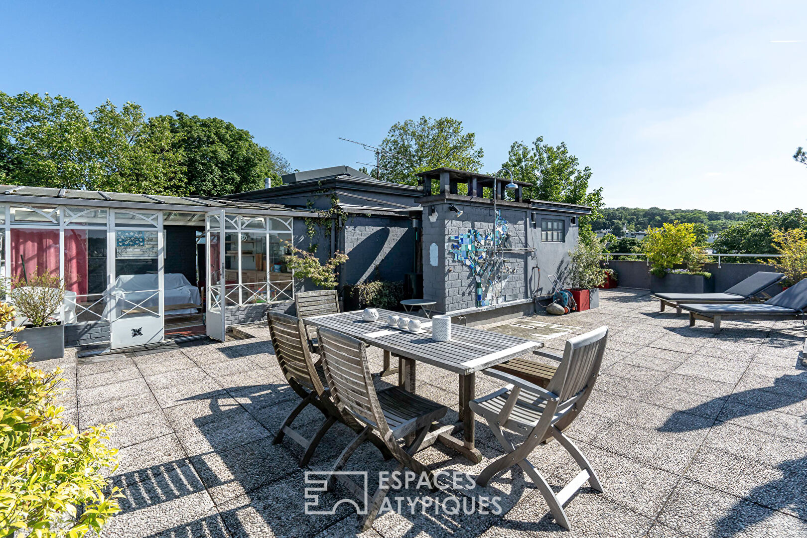 Dernier étage avec toit-terrasse et vue imprenable à Sèvres Rive-Gauche