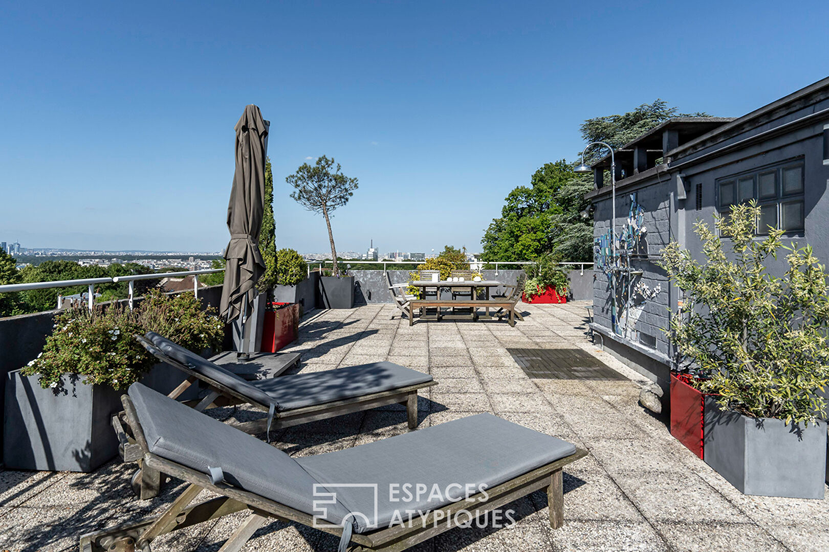 Dernier étage avec toit-terrasse et vue imprenable à Sèvres Rive-Gauche
