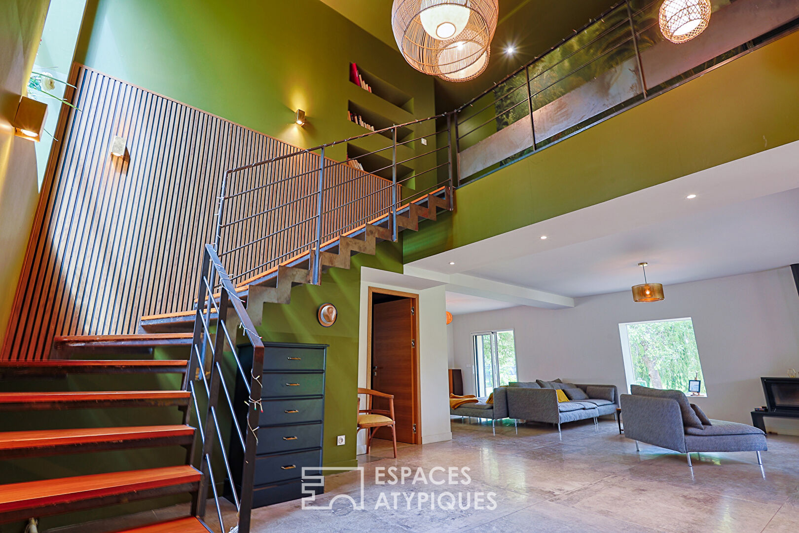 Villa with contemporary renovations in the Var hinterland