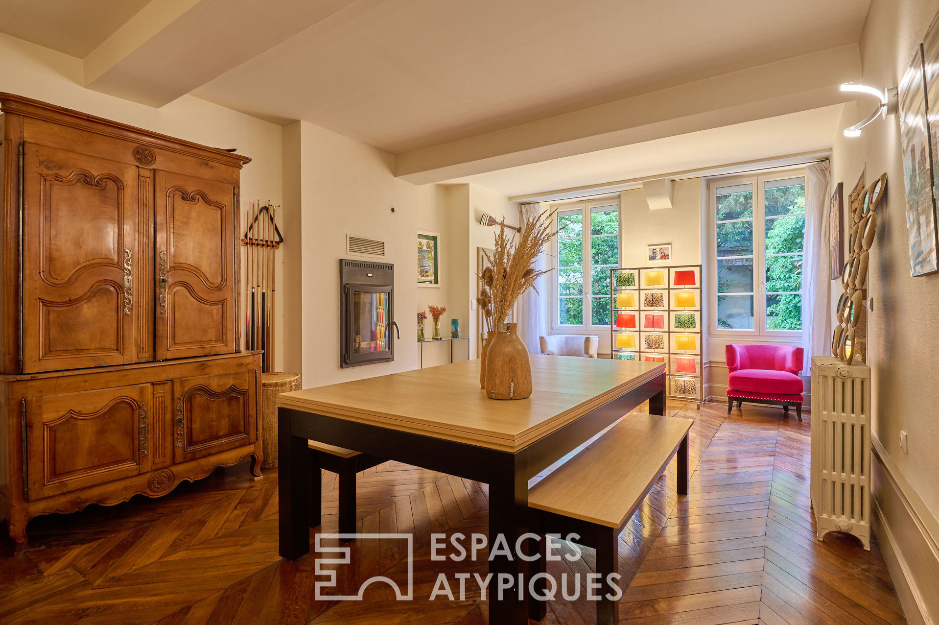 Bourgeois apartment with private and intimate garden in the heart of the city