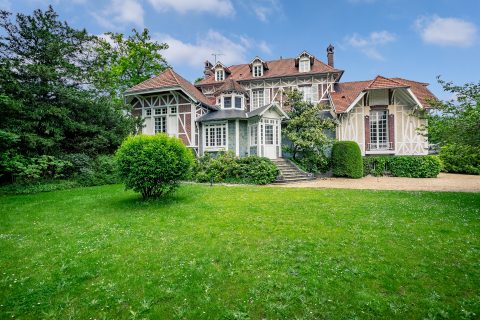 Magnifique Villa rénovée de style anglo-normand et son parc.